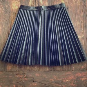 ❌SOLD❌Black faux leather skirt